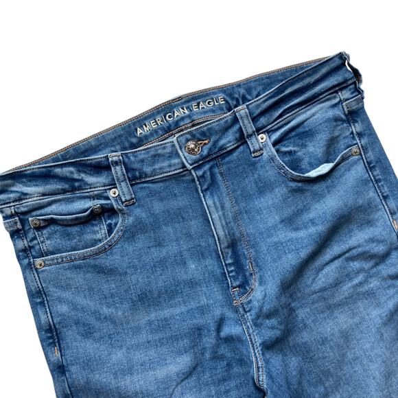 American Eagle Super Hi Rise Flare Leg Jeans Size 14 - Picture 2 of 7